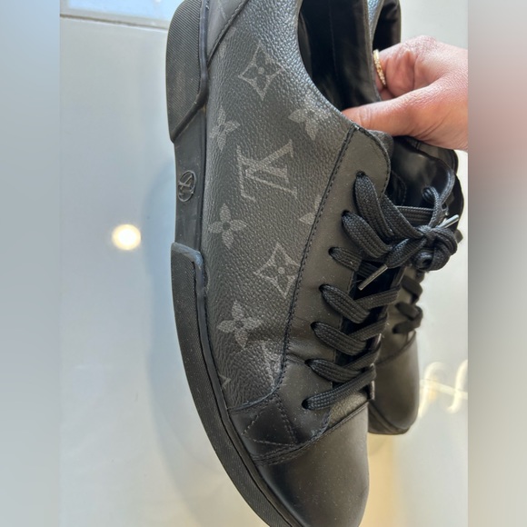 Very lightly worn Louis Vuitton men’s shoes - Picture 2 of 3